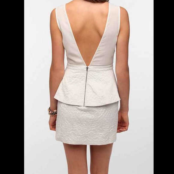 Silence + Noise Jacquard Peplum Pencil Dress - Picture 2 of 5